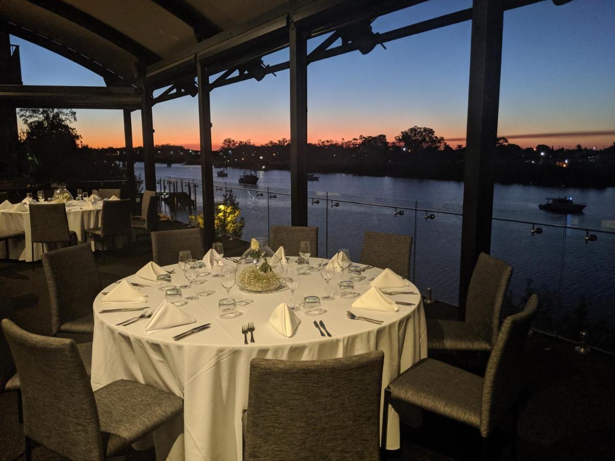 Burnett Riverside Hotel Bundaberg Esterno foto
